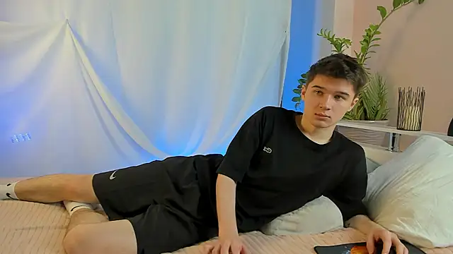 Snapshot of SherlockMax chatting on February 8, 2026, 7:22 pm SherlockMax online show from February 8, 2026, 7:22 pm