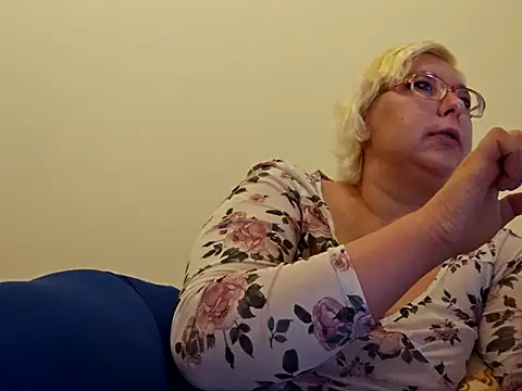 VikaKing online show from September 16, 2025, 6:53 pm