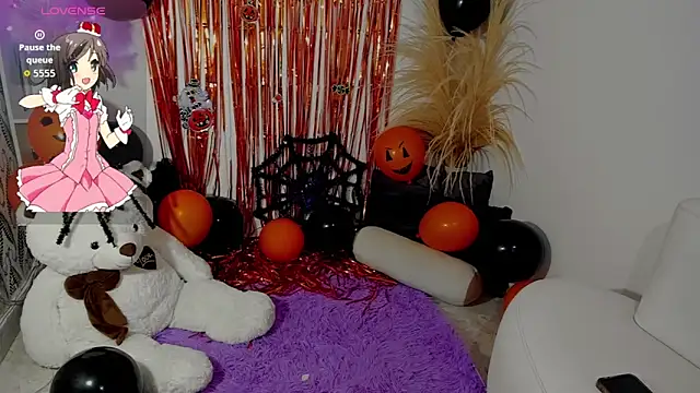 Snapshot of miaravel_ chatting on October 30, 2025, 7:00 pm miaravel online show from October 30, 2025, 7:00 pm