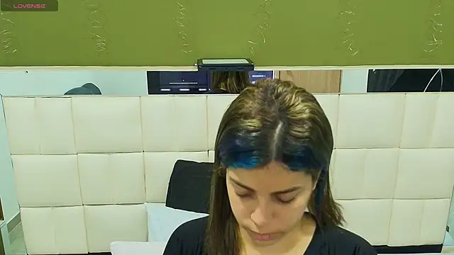 gisell gomez online show from September 18, 2025, 12:08 pm