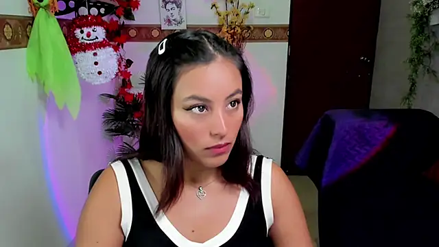 Cameroon-Diaz online show from November 24, 2025, 1:55 pm