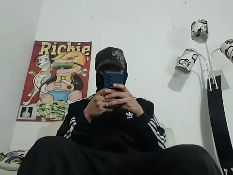 Thomasjons  online show from November 5, 2025, 2:14 am