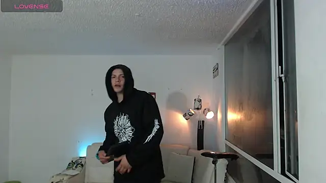 Thomasjons  online show from April 18, 2026, 4:26 am