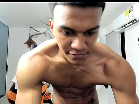 jeanfran ferrer online show from November 5, 2025, 6:33 pm