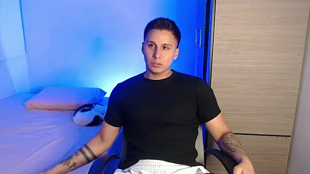 valentinosex1 online show from February 10, 2026, 10:53 pm