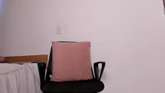 Snapshot of axel_davis_ chatting on November 3, 2025, 8:34 pm axel davis online show from November 3, 2025, 8:34 pm