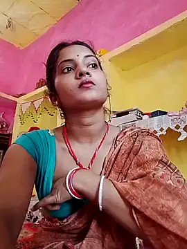 Snapshot of Hot_bbbb chatting on June 3, 2026, 9:43 am Hot bbbb online show from June 3, 2026, 9:43 am