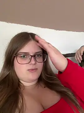 Snapshot of CurvyPaar2 chatting on February 1, 2026, 2:37 pm CurvyPaar2 online show from February 1, 2026, 2:37 pm