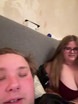 CurvyPaar2 online show from March 24, 2026, 9:04 pm