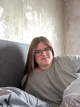 Snapshot of CurvyPaar2 chatting on February 19, 2026, 1:41 pm CurvyPaar2 online show from February 19, 2026, 1:41 pm