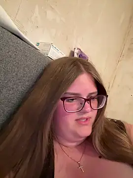 Snapshot of CurvyPaar2 chatting on May 5, 2026, 7:17 pm CurvyPaar2 online show from May 5, 2026, 7:17 pm
