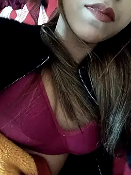 payalsharma95 online show from December 17, 2025, 4:23 pm