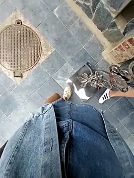 Snapshot of meomeocute chatting on October 23, 2025, 5:17 am meomeocute online show from October 23, 2025, 5:17 am