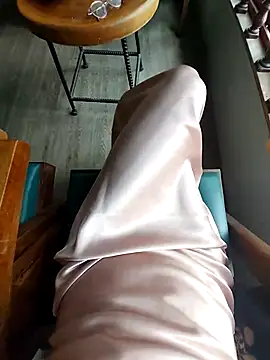 Snapshot of meomeocute chatting on December 19, 2025, 6:16 am meomeocute online show from December 19, 2025, 6:16 am