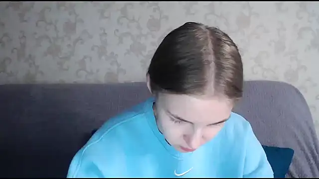 Snapshot of HitGyrl chatting on November 7, 2025, 8:08 am HitGyrl online show from November 7, 2025, 8:08 am