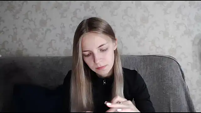 Snapshot of HitGyrl chatting on October 7, 2025, 1:06 am HitGyrl online show from October 7, 2025, 1:06 am