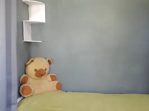 Snapshot of urseductivebarbie_xx chatting on October 27, 2025, 12:11 am urseductivebarbie xx online show from October 27, 2025, 12:11 am