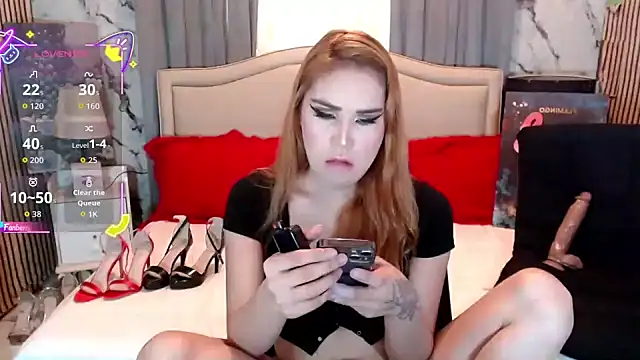 Snapshot of Ninawilsonx chatting on November 2, 2025, 12:59 am Ninawilsonx online show from November 2, 2025, 12:59 am