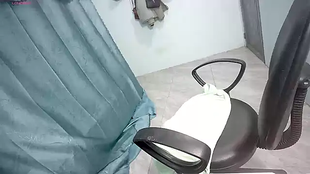 Snapshot of _Sara_768 chatting on November 9, 2025, 10:08 am Sara 768 online show from November 9, 2025, 10:08 am