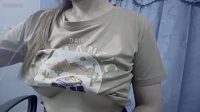 Snapshot of _Sara_768 chatting on October 9, 2025, 8:04 am Sara 768 online show from October 9, 2025, 8:04 am