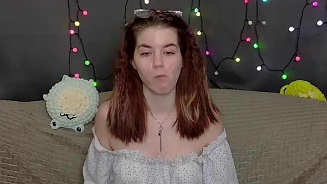 ElzaBlis online show from December 14, 2025, 2:00 pm