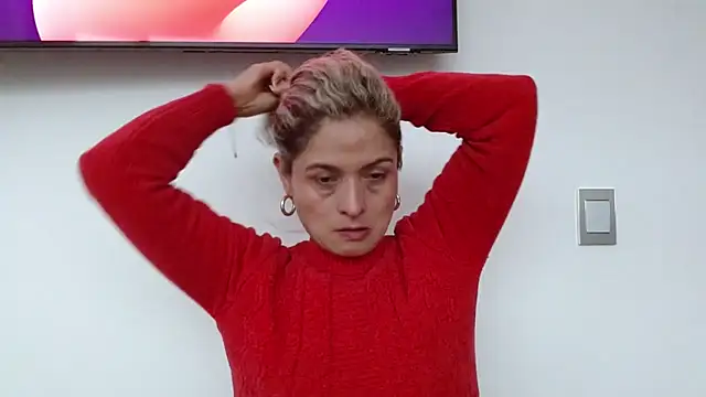 linda-mature43 online show from October 8, 2025, 11:45 am