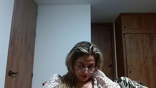 linda-mature43 online show from October 25, 2025, 4:22 am