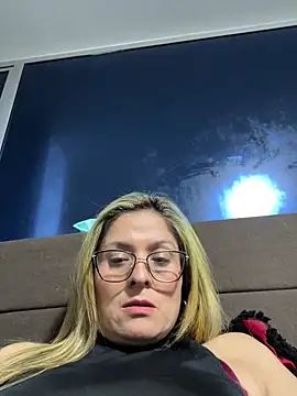 linda-mature43 online show from October 18, 2025, 3:41 am