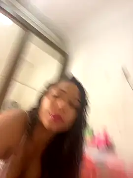 Snapshot of jhennyfer chatting on December 3, 2025, 5:52 am jhennyfer online show from December 3, 2025, 5:52 am