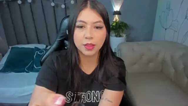 Snapshot of anagil_ chatting on February 10, 2026, 7:35 pm anagil online show from February 10, 2026, 7:35 pm