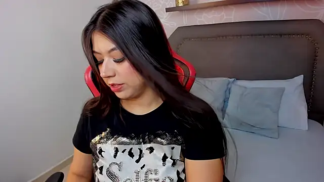 Snapshot of anagil_ chatting on February 15, 2026, 12:59 pm anagil online show from February 15, 2026, 12:59 pm