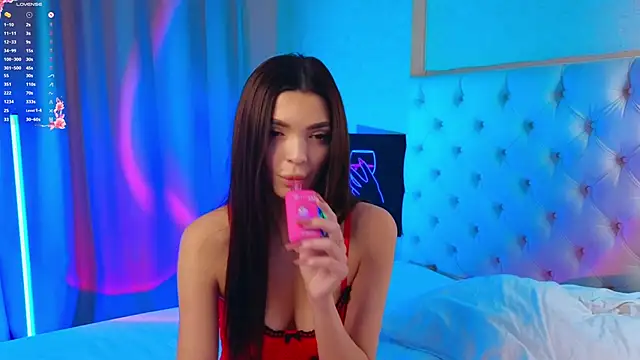 MarciaMarshall online show from November 13, 2025, 8:02 pm