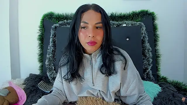 Snapshot of Adrianna_Arias chatting on December 20, 2025, 11:02 am Adrianna Arias online show from December 20, 2025, 11:02 am