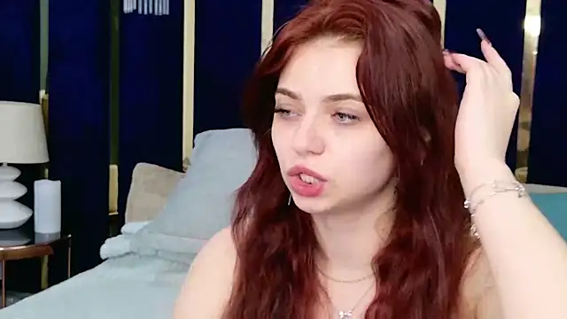 Lia Colls online show from September 20, 2025, 8:25 pm