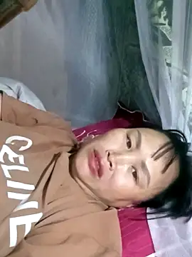 Snapshot of maple694 chatting on October 11, 2025, 12:17 pm maple694 online show from October 11, 2025, 12:17 pm