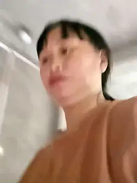 Snapshot of maple694 chatting on October 12, 2025, 4:47 am maple694 online show from October 12, 2025, 4:47 am