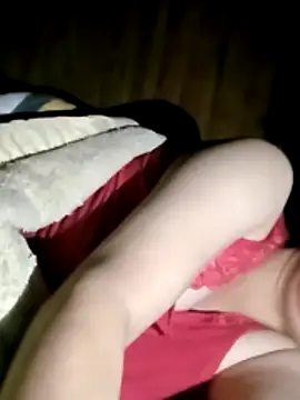 Snapshot of maple694 chatting on November 2, 2025, 11:21 pm maple694 online show from November 2, 2025, 11:21 pm