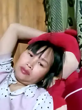 Snapshot of maple694 chatting on November 10, 2025, 11:04 am maple694 online show from November 10, 2025, 11:04 am