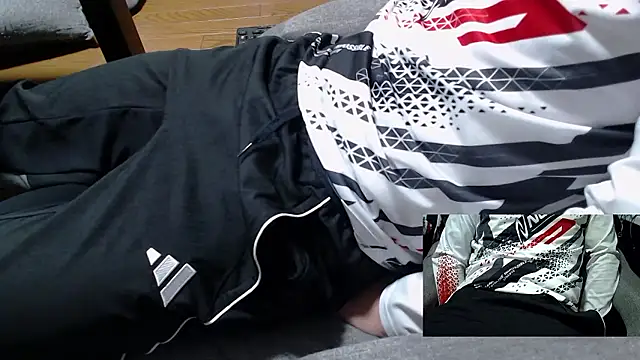 Yasu2000 online show from December 1, 2025, 7:20 am