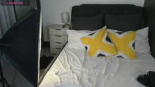 MiaHermosa online show from October 25, 2025, 10:25 am