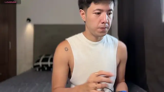 Snapshot of Addictiveboi chatting on July 7, 2026, 4:04 am Addictiveboi online show from July 7, 2026, 4:04 am