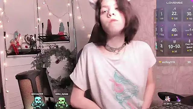 aestheticbeing online show from December 18, 2025, 12:09 pm