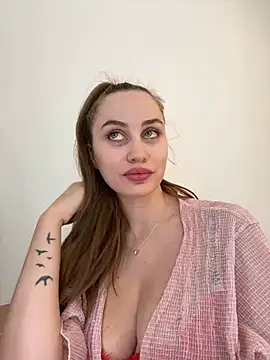 Snapshot of Maribelle_Vinnie chatting on February 14, 2026, 12:49 pm Maribelle Vinnie online show from February 14, 2026, 12:49 pm