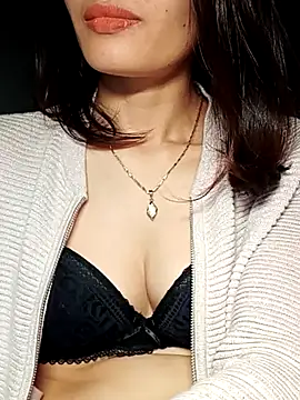 Hinna x online show from November 16, 2025, 8:24 pm