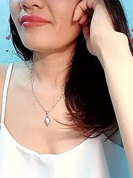 Hinna x online show from February 1, 2026, 8:23 am