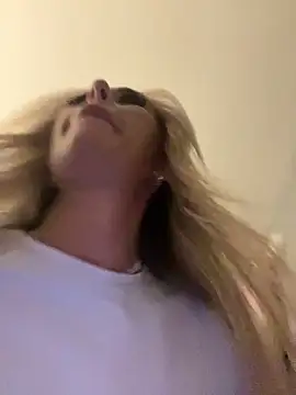 EllieMaeBaby online show from November 16, 2025, 5:39 pm