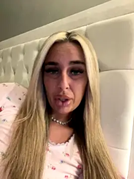 EllieMaeBaby online show from November 15, 2025, 9:52 pm