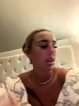 EllieMaeBaby online show from November 11, 2025, 8:36 pm