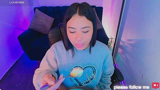 Snapshot of nicemiiaa7_ chatting on March 4, 2026, 12:13 pm nicemiiaa7 online show from March 4, 2026, 12:13 pm