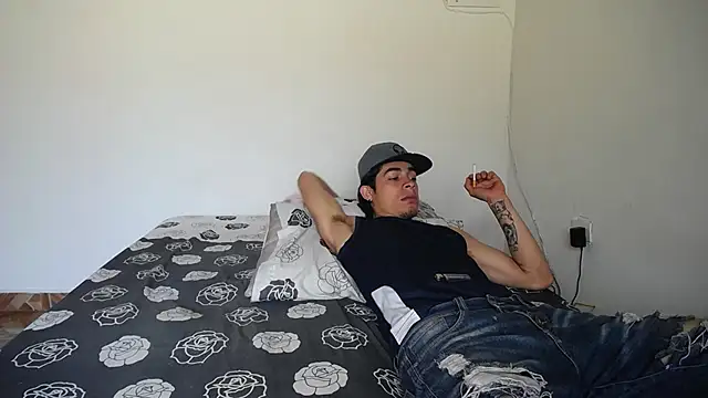 Snapshot of Candy_Grey28 chatting on November 26, 2025, 4:18 pm Candy Grey28 online show from November 26, 2025, 4:18 pm